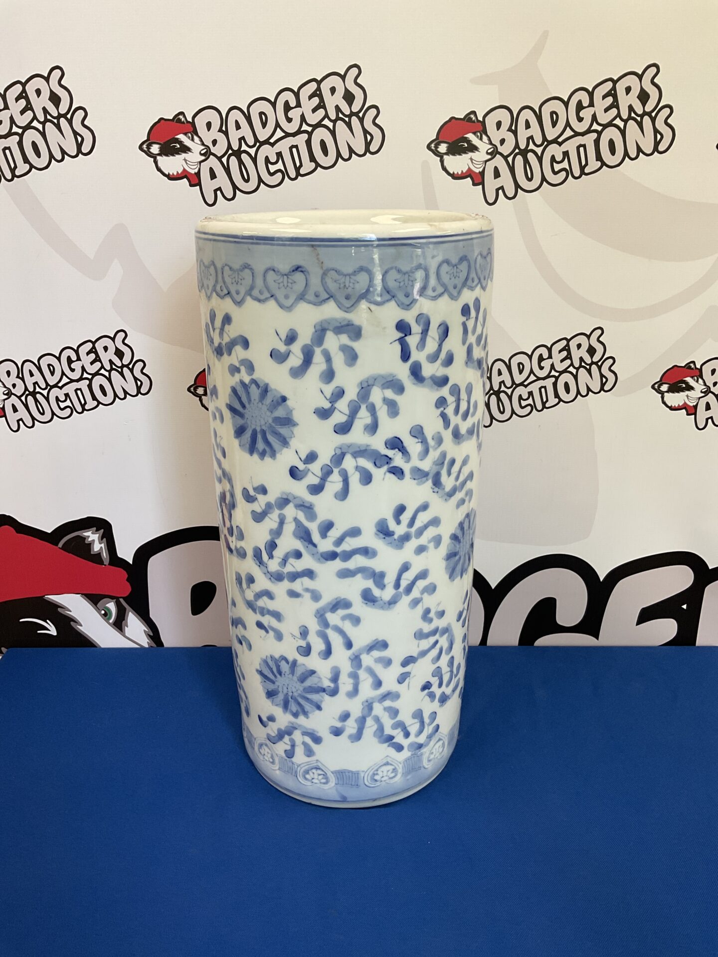 020 Blue & white ceramic stick umbrella stand