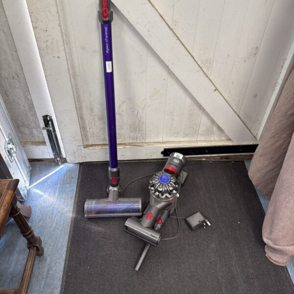 Dyson V7 Animal cordless vacuum cleaner in used condition.