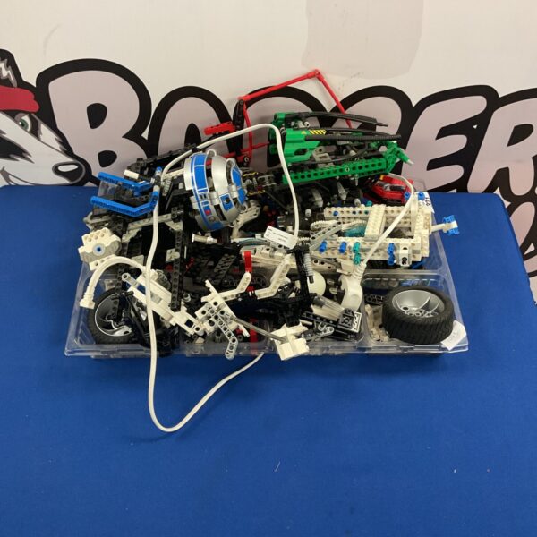 Lego Mindstorms R2D2 parts lot for robotics and building.