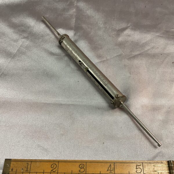Vintage GPO Gauge No9 pocket scale by Hill Birmingham, front view.