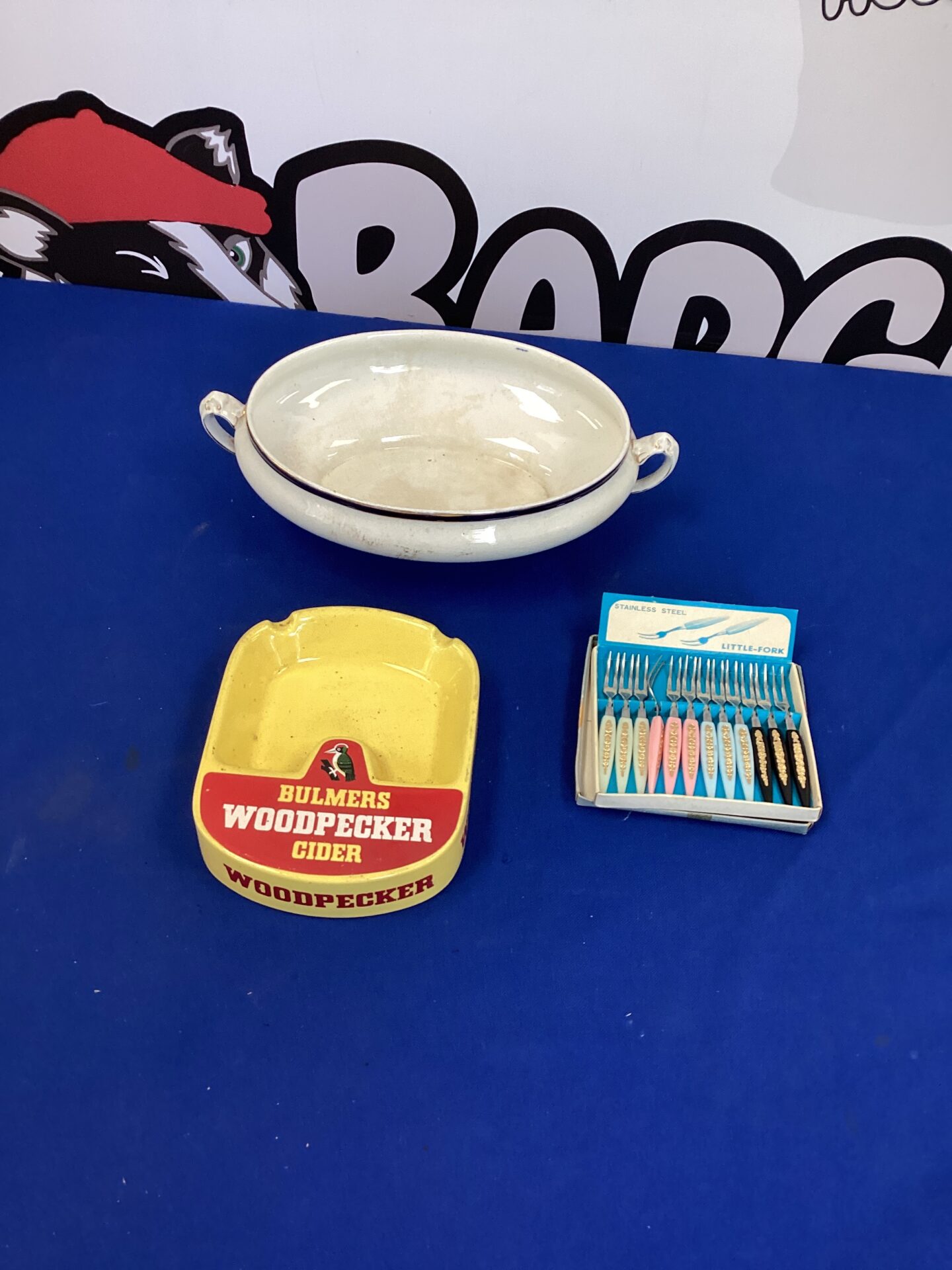 283 Vintage woodpecker Cide Ash tray with other items