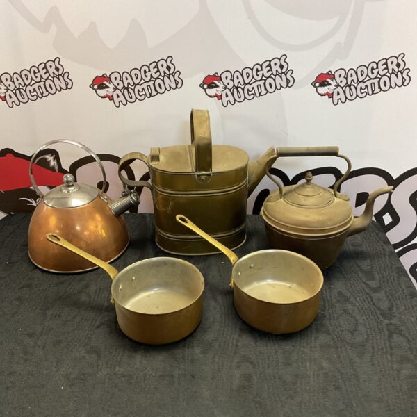 Vintage copper and brassware lot including kettle and pan.