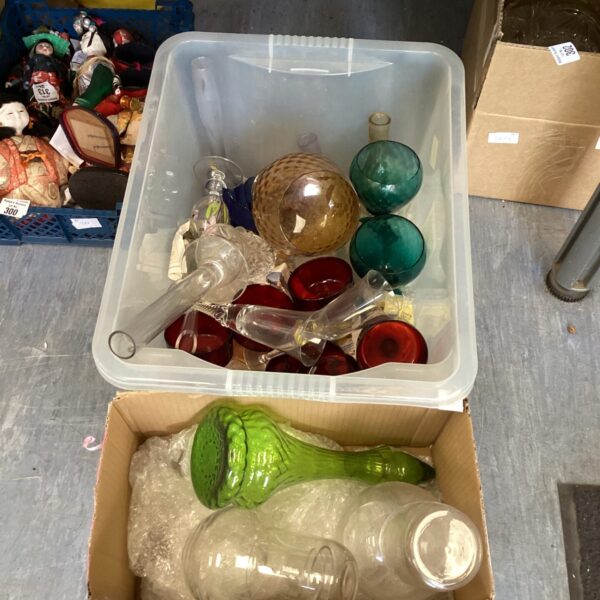Mixed lot of colourful vintage glassware and vases.