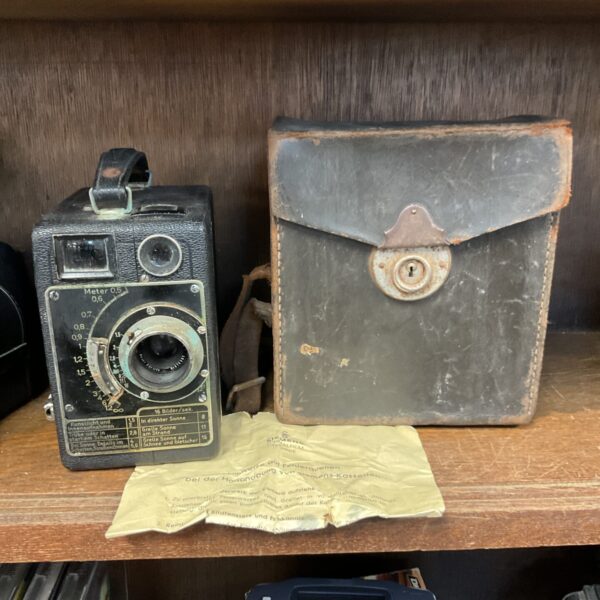 Vintage Siemens C 16mm camera with its original case.