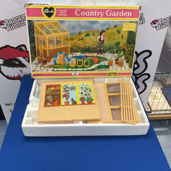 Vintage Pedigree Sindy Country Garden greenhouse playset in good condition.