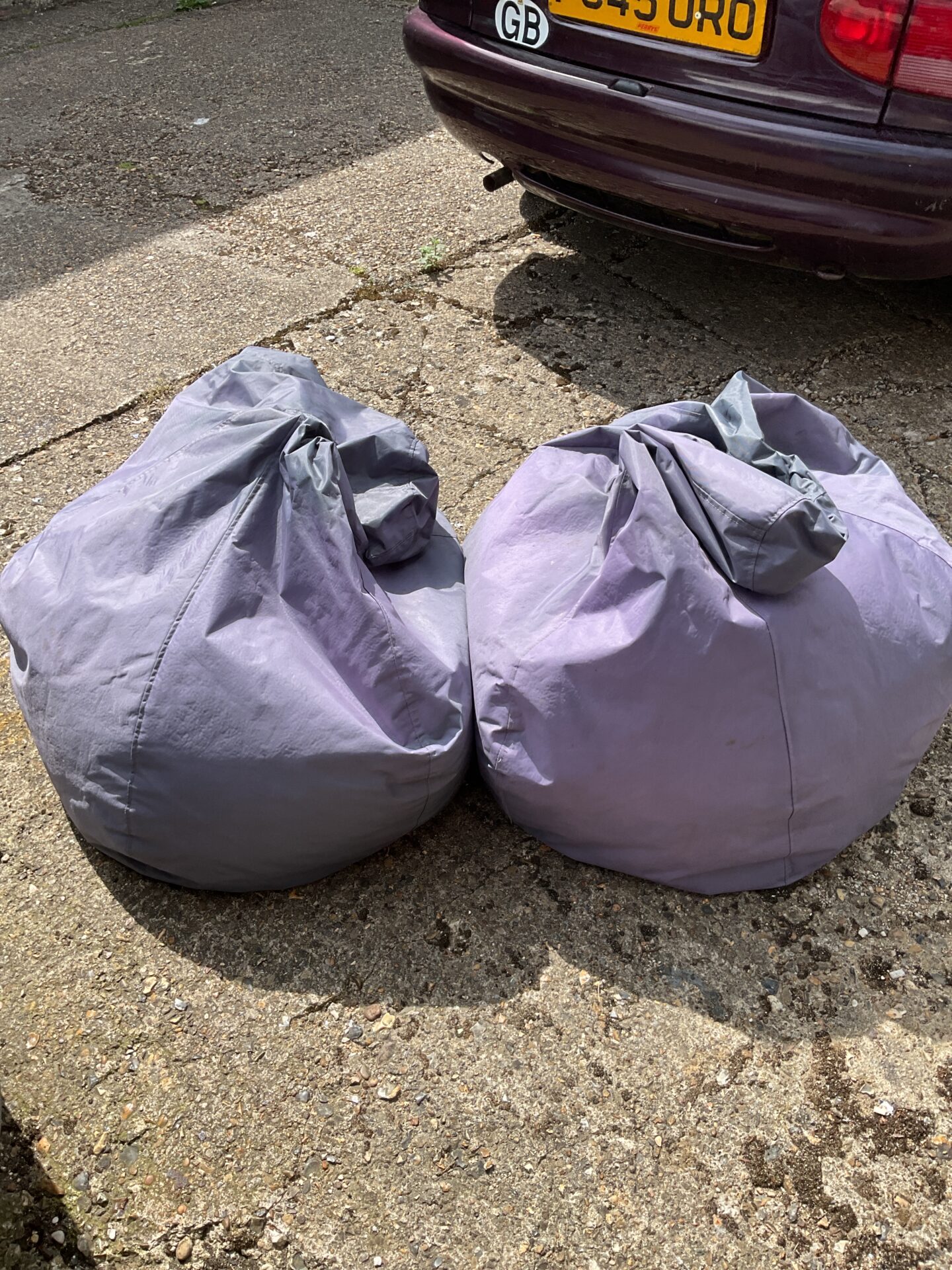 1018 Two outdoor bean bags
