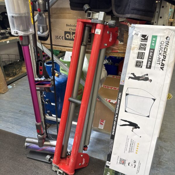 Milwaukee MSL 1000 mitre saw stand, showing extendable frame and legs.