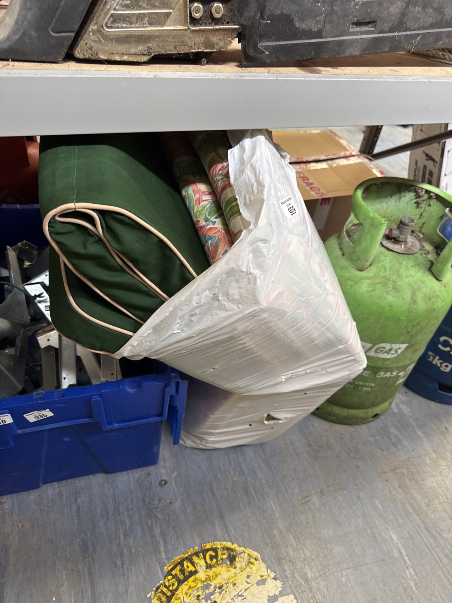 845 Bag of sun lounger cushions