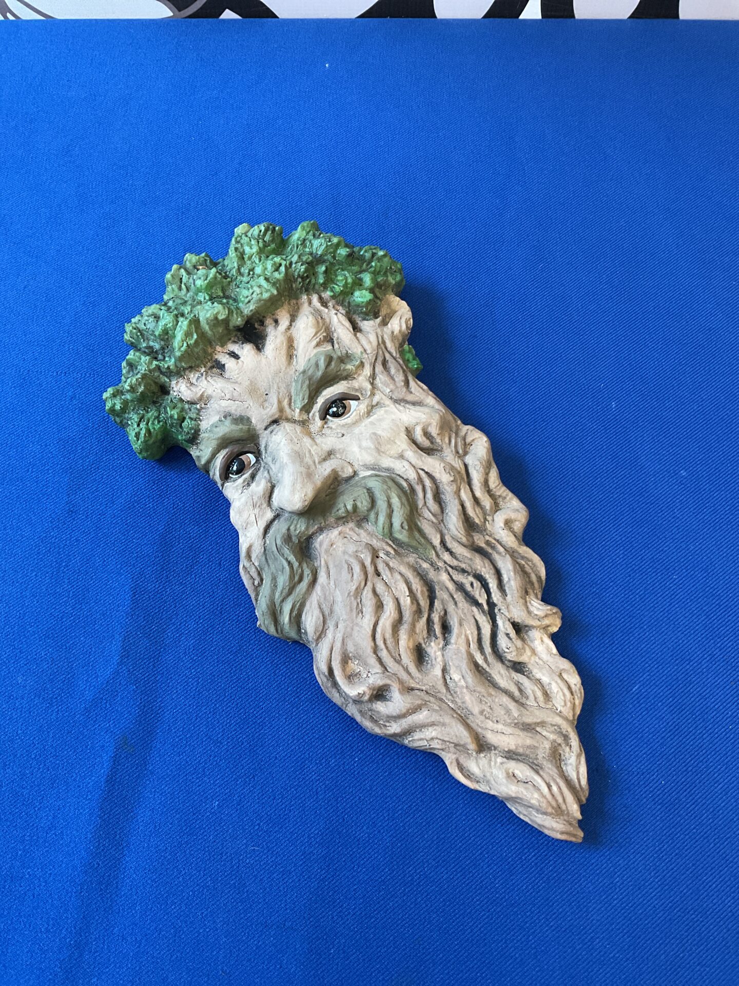 048 Reconstituted stone green man head wall plaque