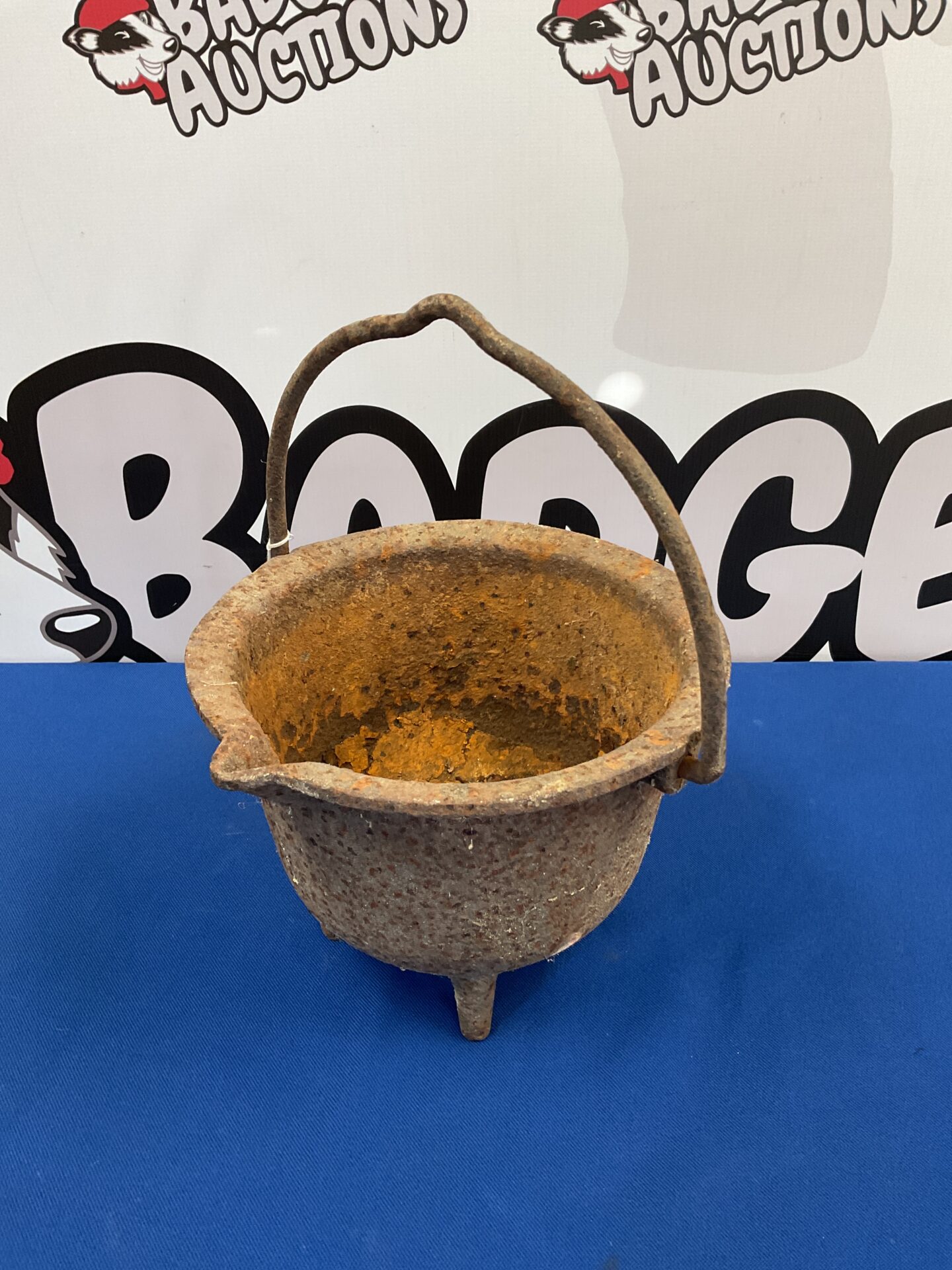 066 Small Antique cast iron glue pot cauldron