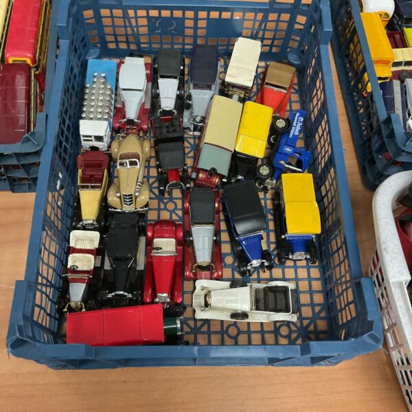 Tray of vintage diecast model cars and vehicles.