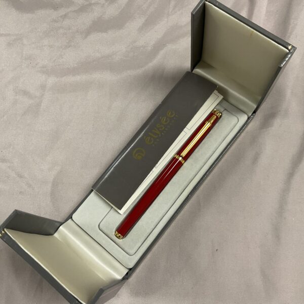 Eylsee fountain pen in original presentation case, vintage writing instrument.