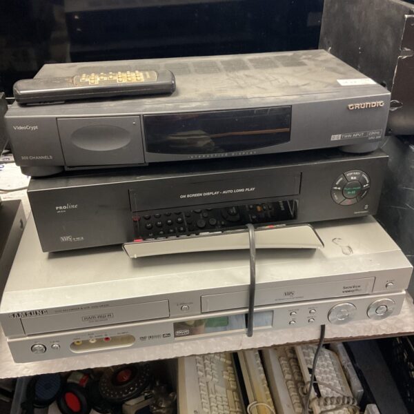 Vintage Samsung DVD VHS combo player with Proline and Videocrypt.