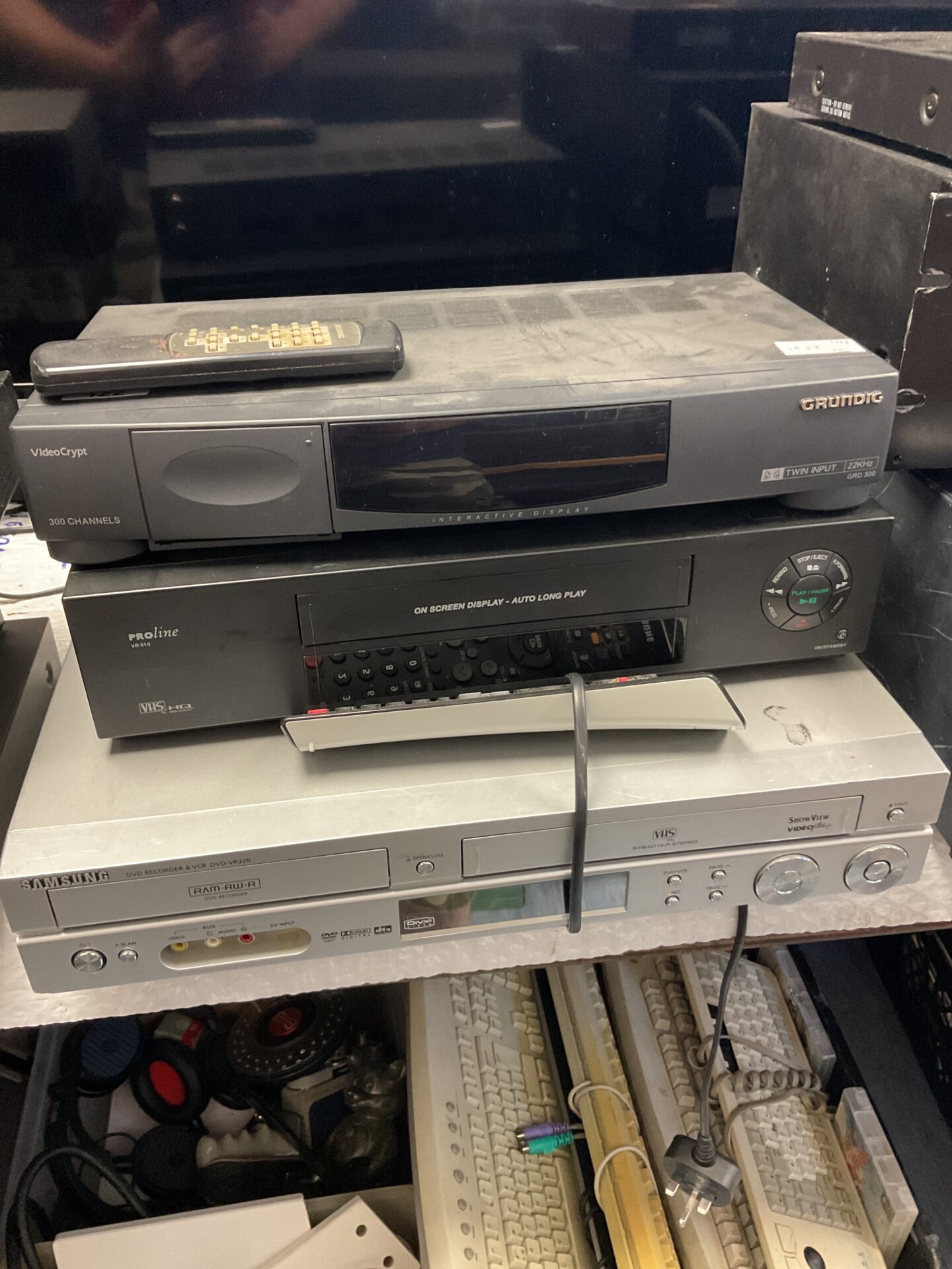 122 Samsung dvd-vr320 dvd vhs combo with proline vhs player & videocrypt