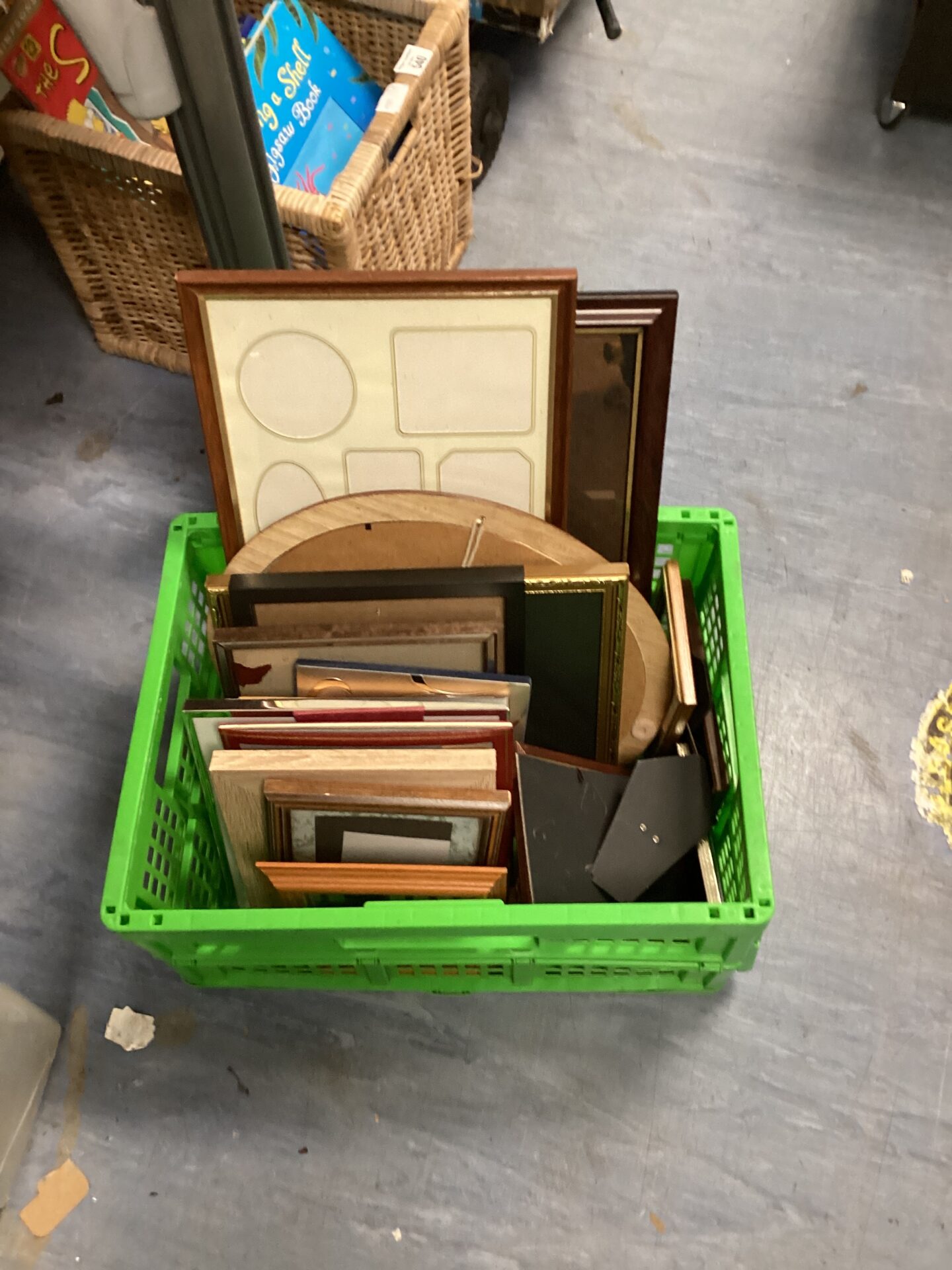 578 Crate of mixed picture frames
