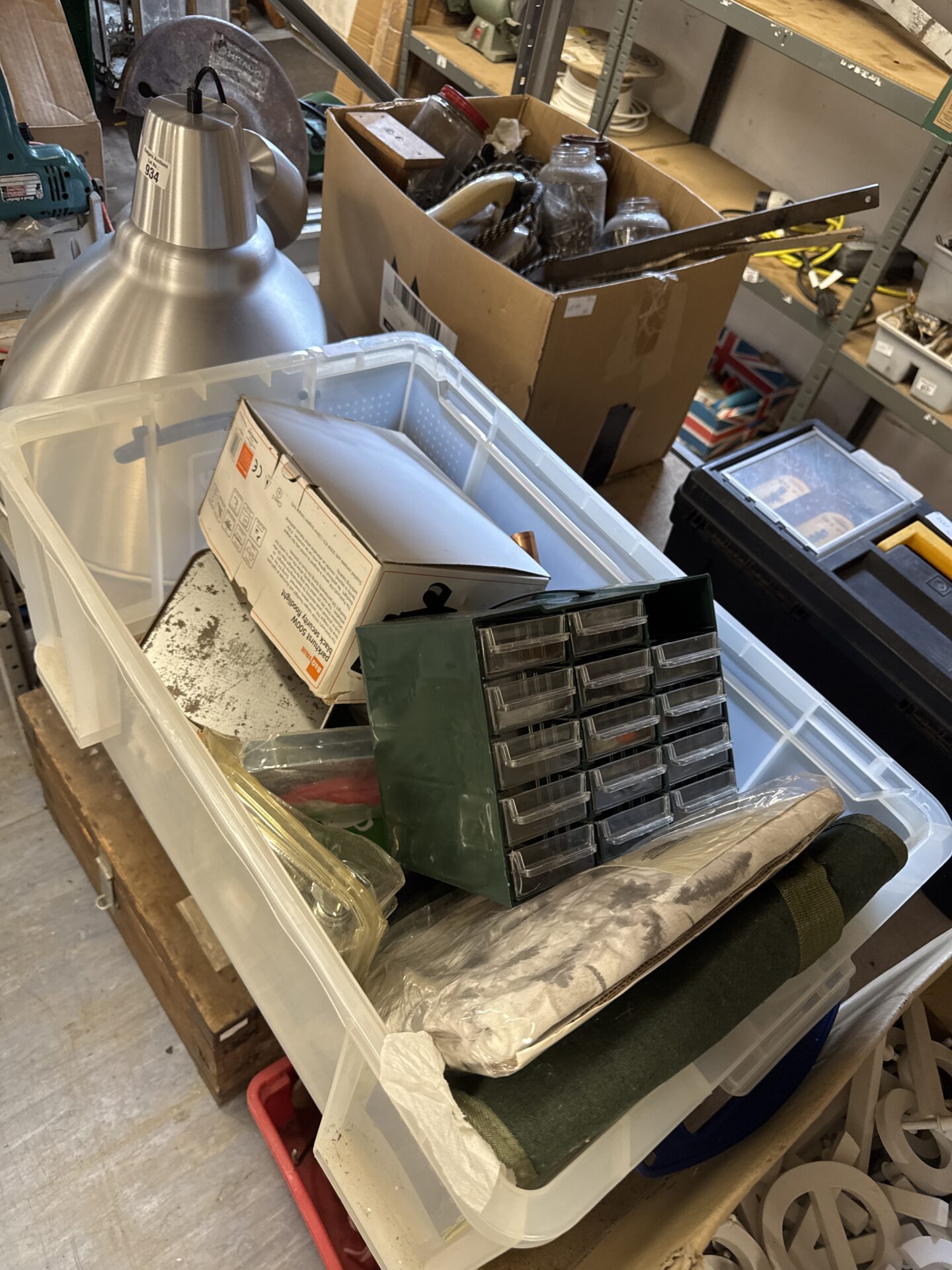 866 Large box of shed clearance items