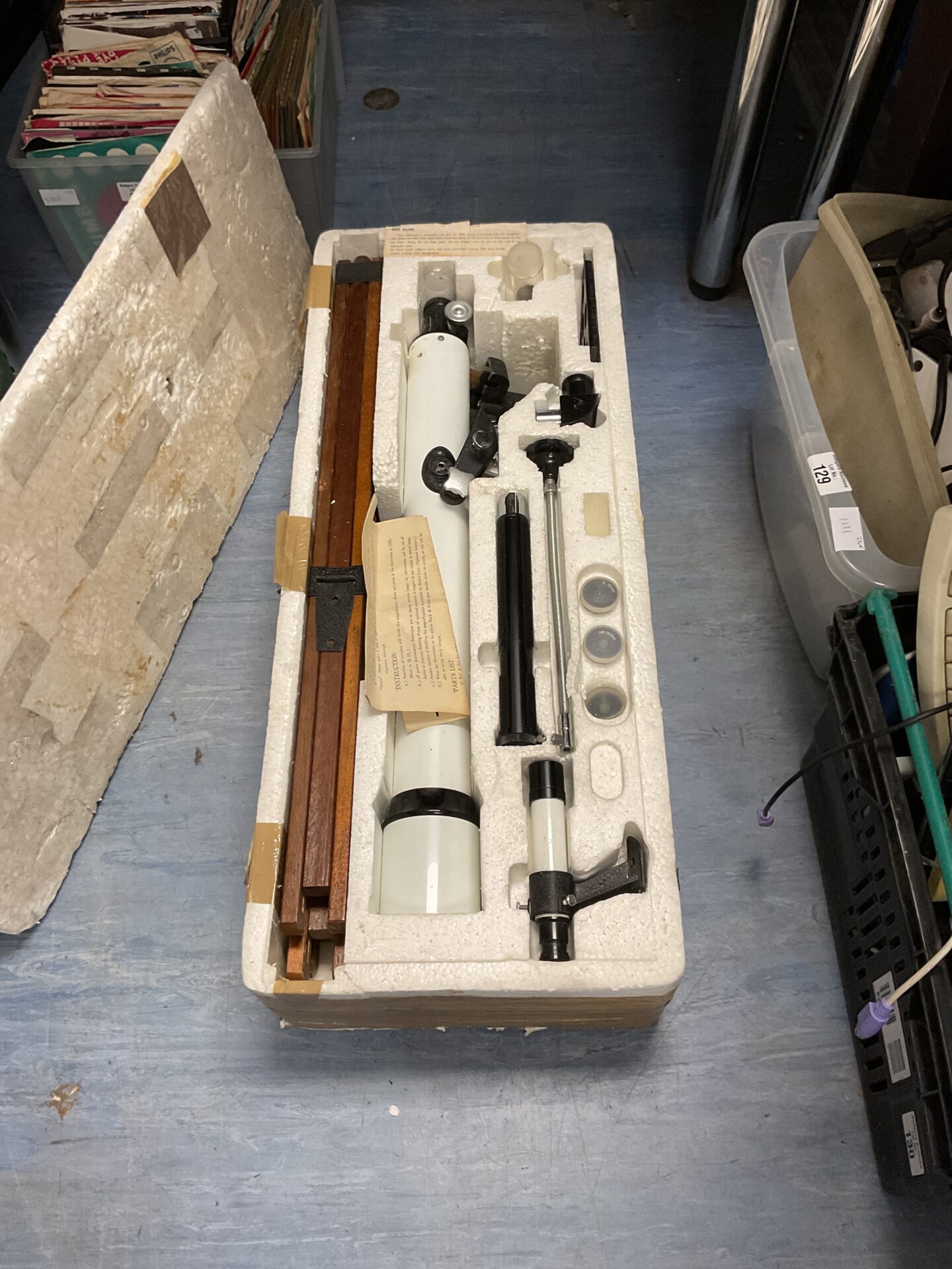 118 Telescope boxed with accessories and tripod