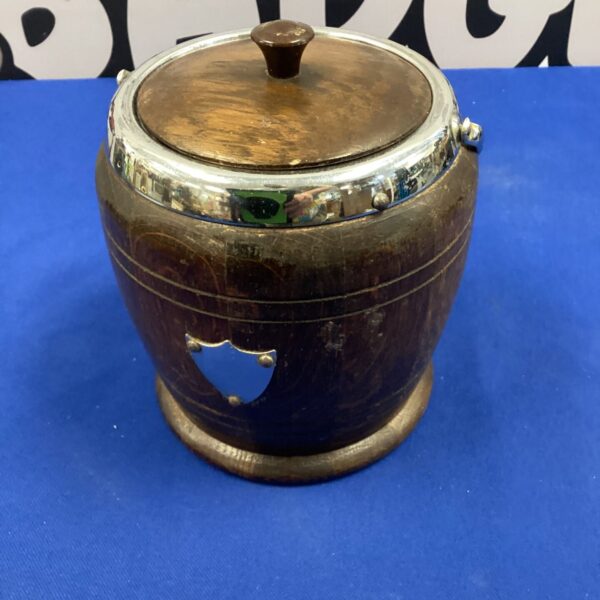 Vintage 1930s oak biscuit barrel with lid.