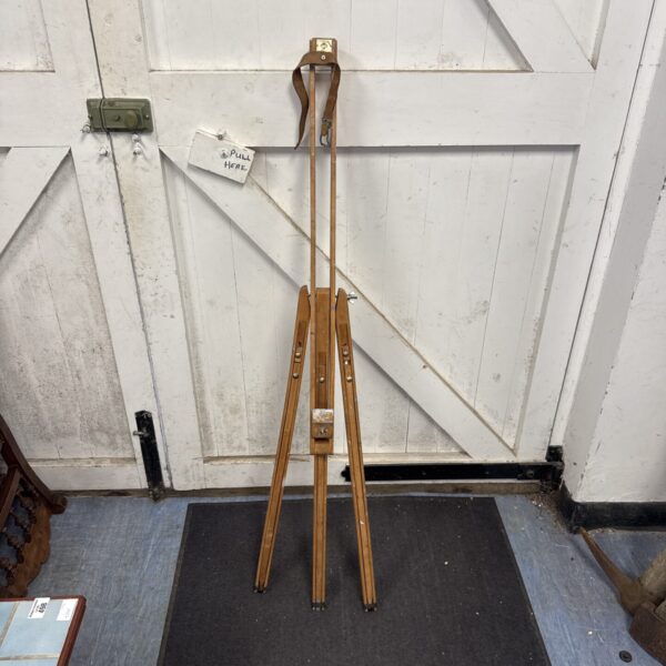 Front view of a vintage Daler Rowney wooden artist easel.