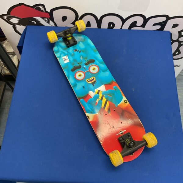 Colourful Decathlon Oxelo skateboard for beginners and street skating.