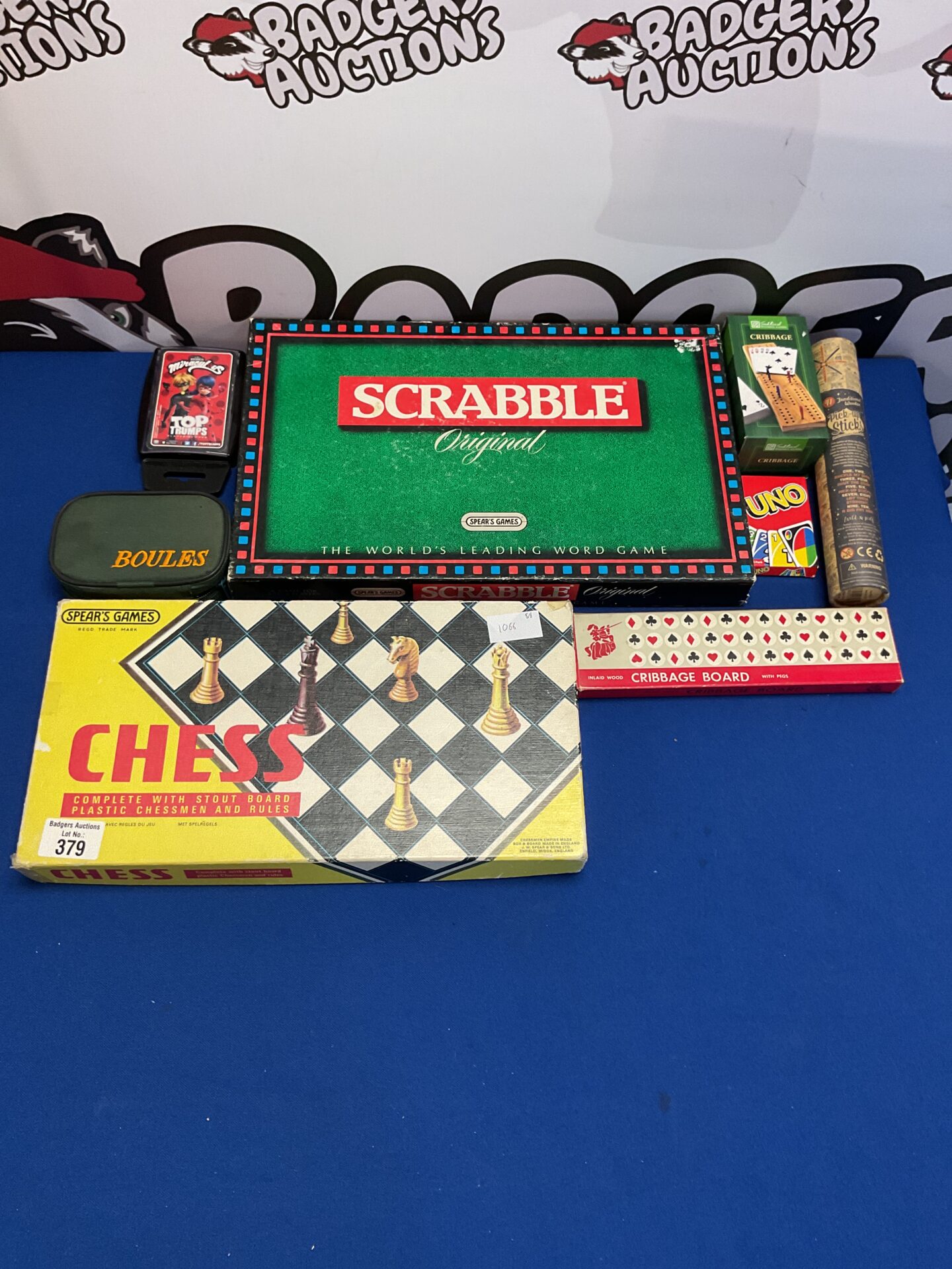 352 Selection of mixed board games inc scrabble, uno and boules