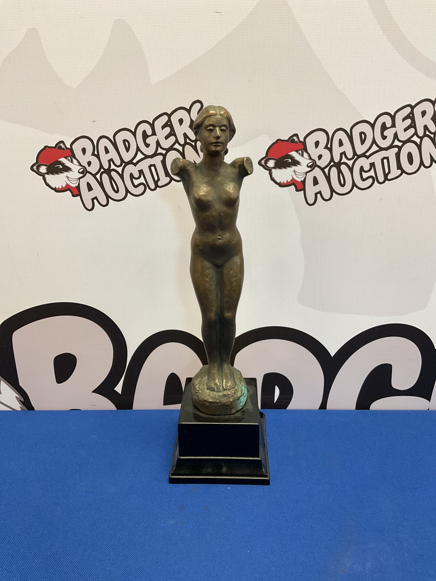 033 R schmitz signed bronze sculpture of a nude lady