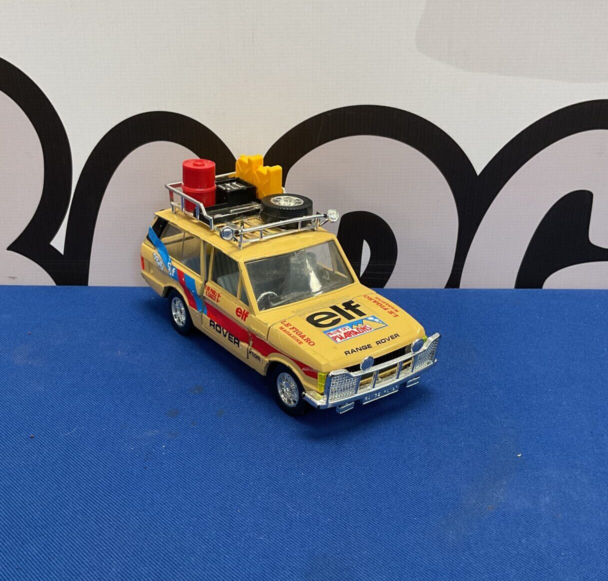 355 Burago range rover diecast model scale 1/25