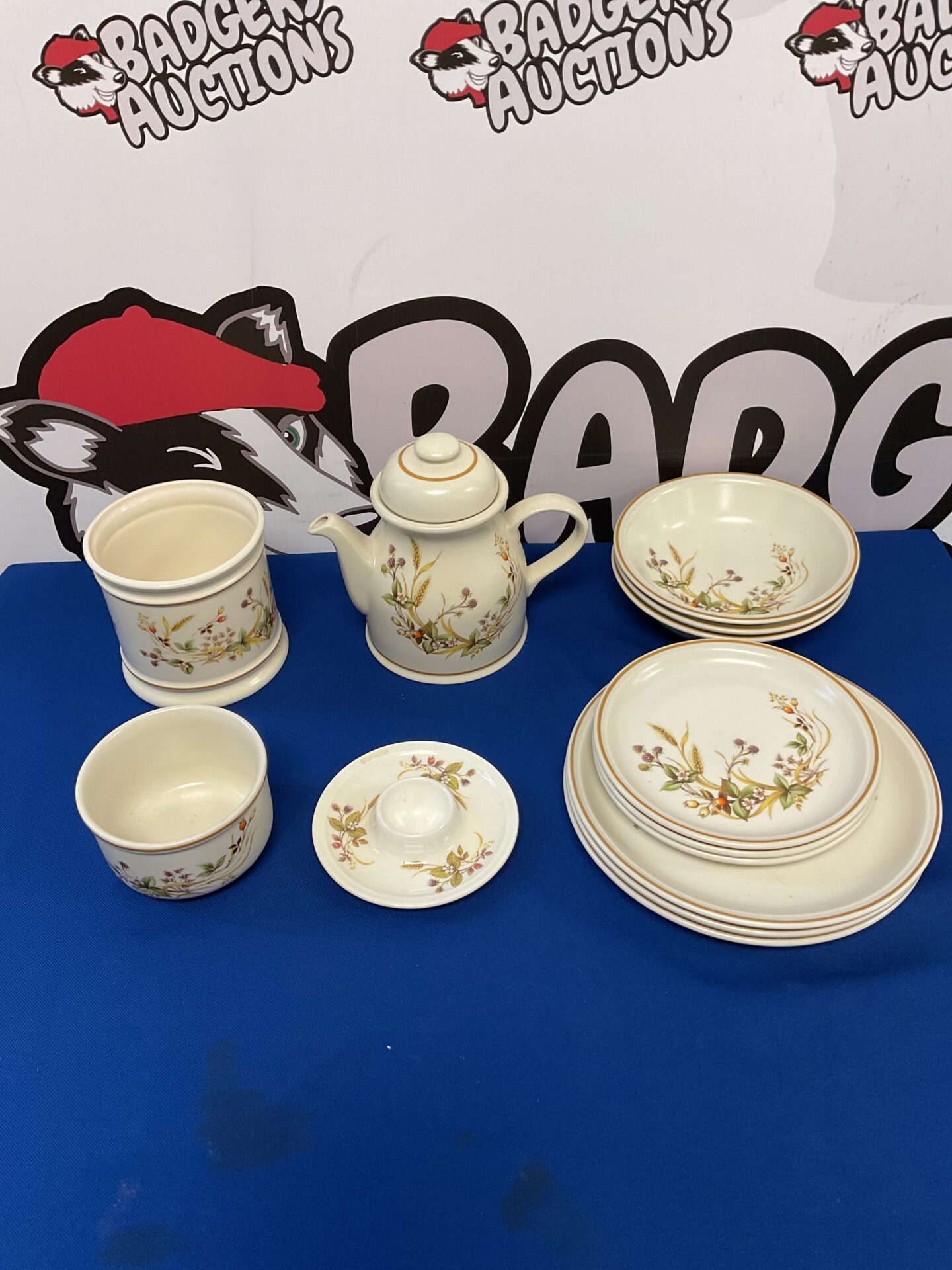 073 Box of st Michael harvest pattern tableware