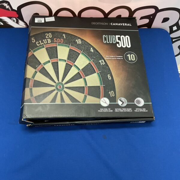 Front view of the Decathlon Club 500 dartboard in its packaging.