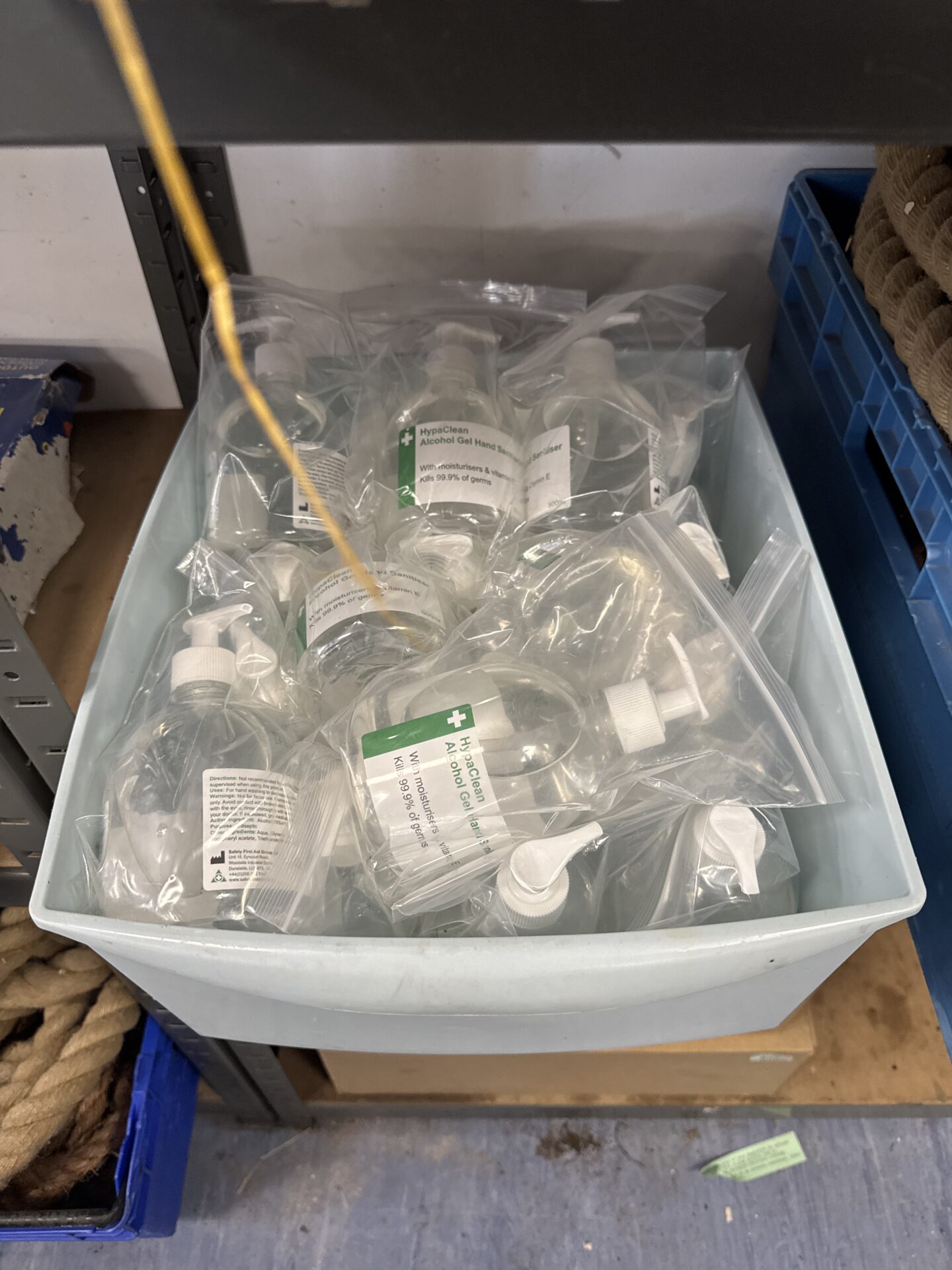 879 Tray of new & sealed hypaclean hand sanitiser