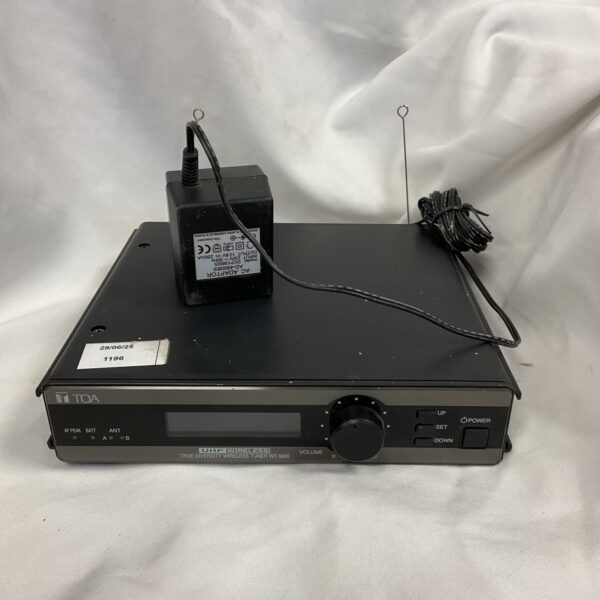 Toa WT-5800 UHF true diversity wireless tuner, side view.