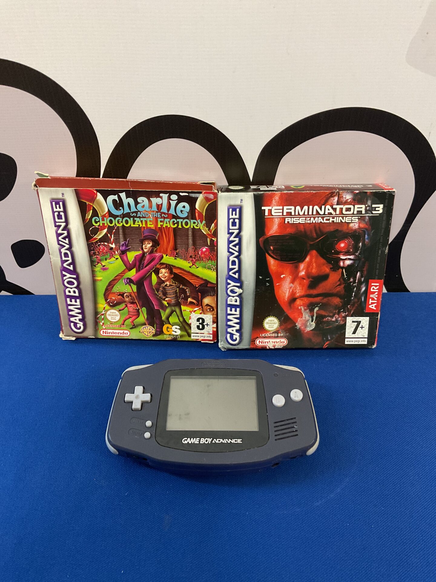 094 Nintendo gameboy advance console with games