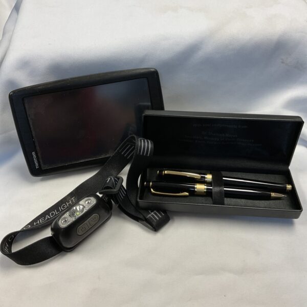 Tomtom satnav bundle with led torch and pen set.