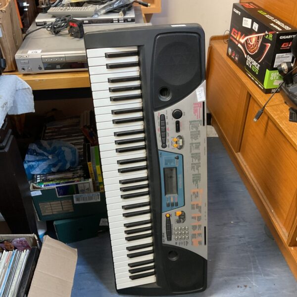 Used Yamaha PSR-170 keyboard with power supply.