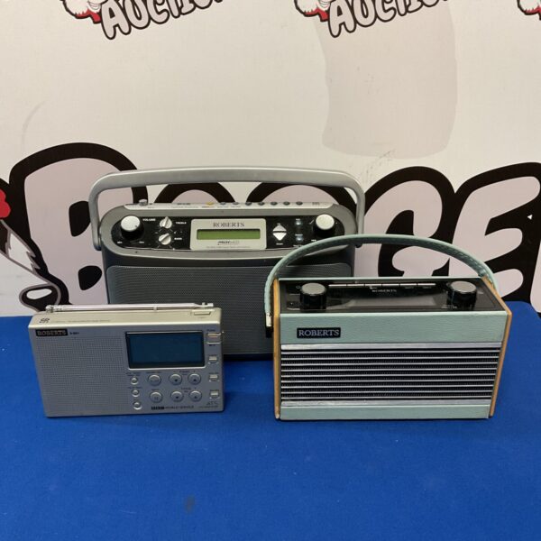 Vintage Roberts Rambler BT portable radio in grey.