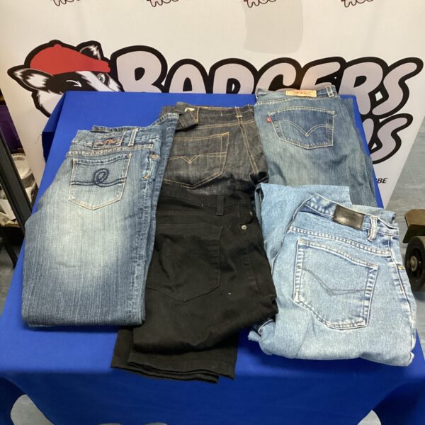 Lot of five men's jeans, including Levi's and Blake brands.