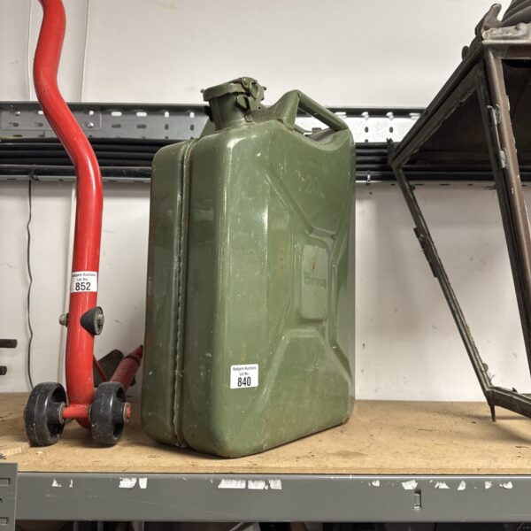 Vintage Wavian 20L metal jerry can, ideal for storage.