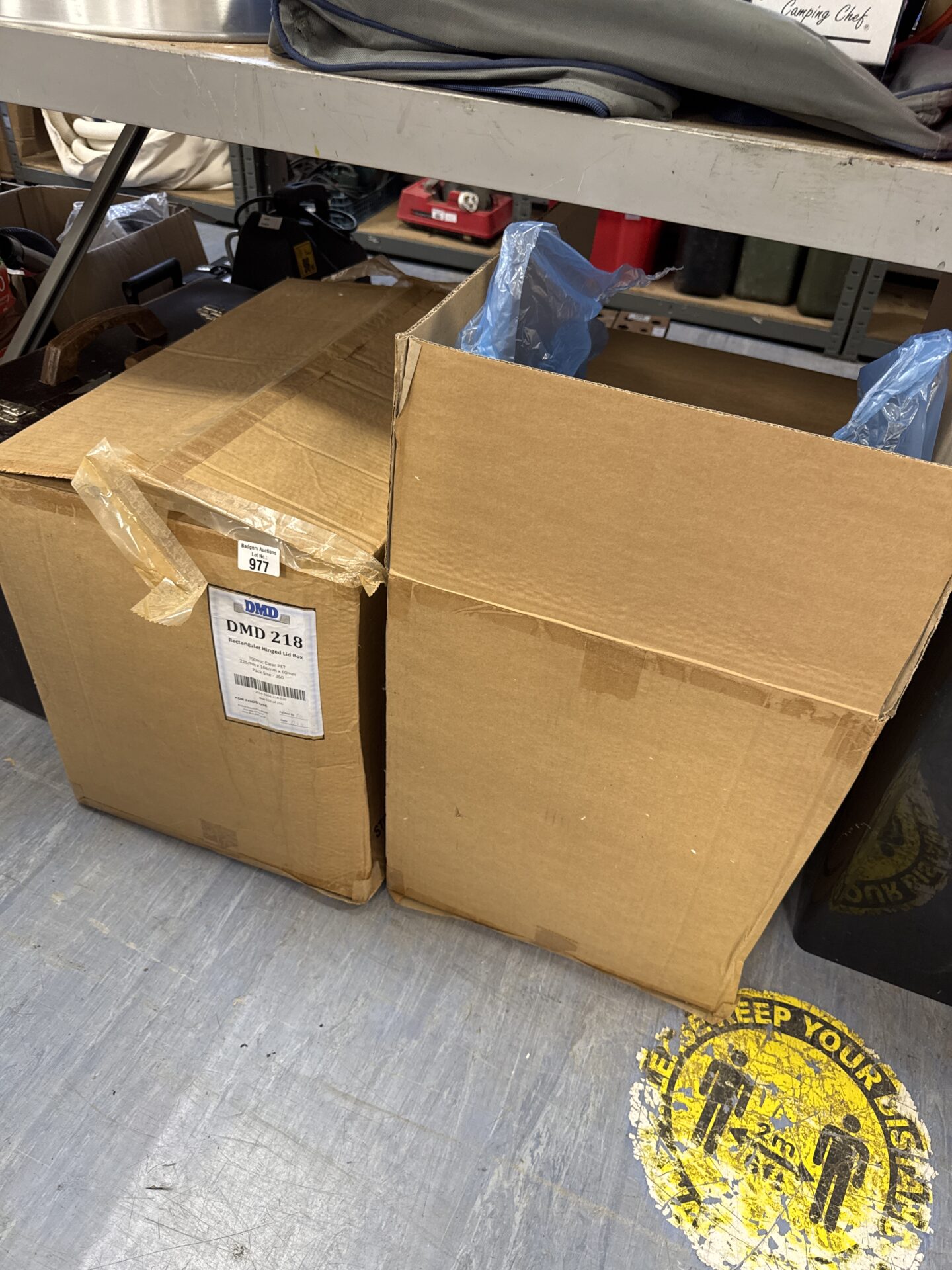 977 Two boxes of dmd clear flip top food boxes