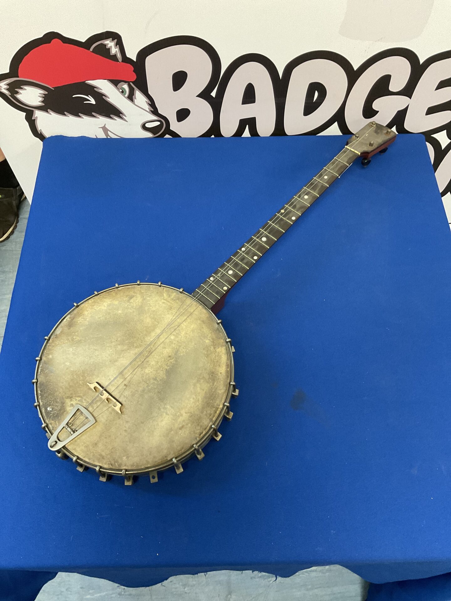 666 Vintage bango needs restringing