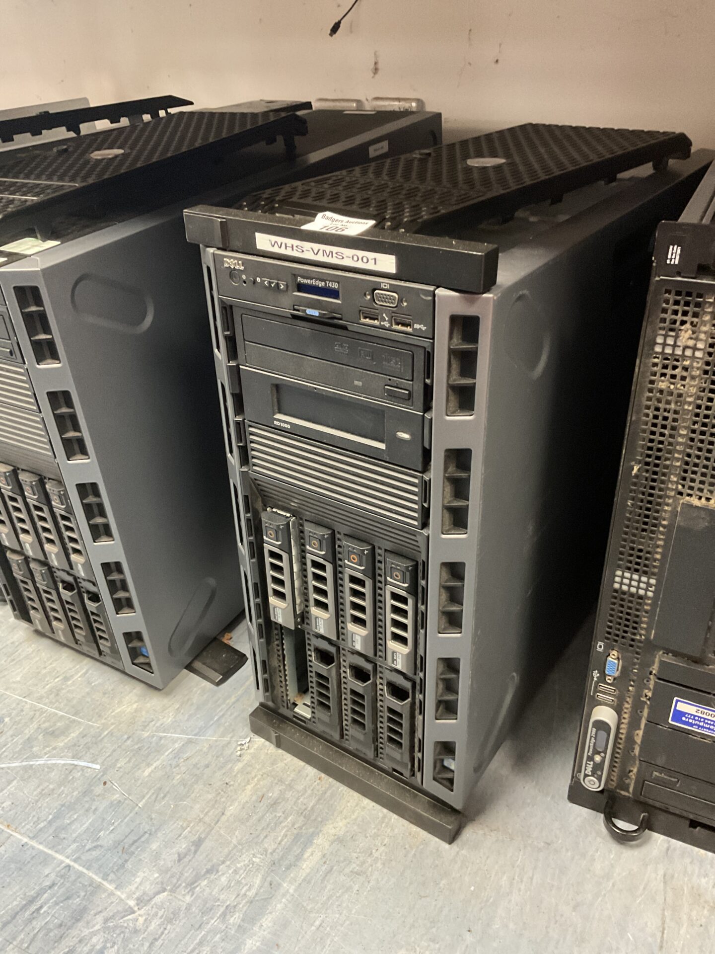 106 Dell power edge t430 server with hard drives working