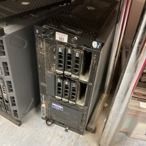 Front view of a used Dell PowerEdge 2900 rack server with hard drives.