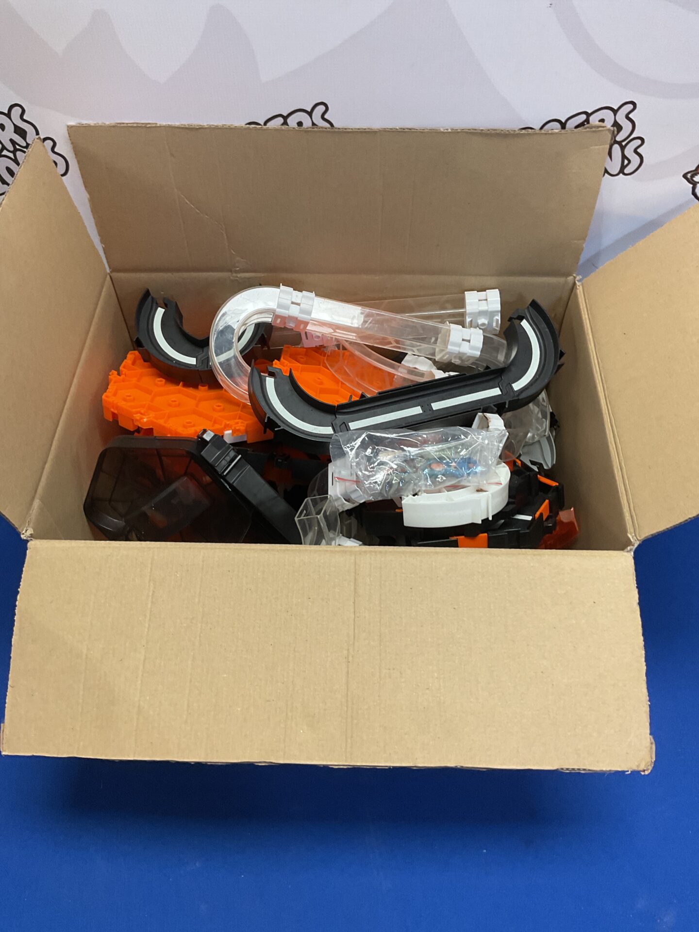 351 Box of hexbug sets inc bugs