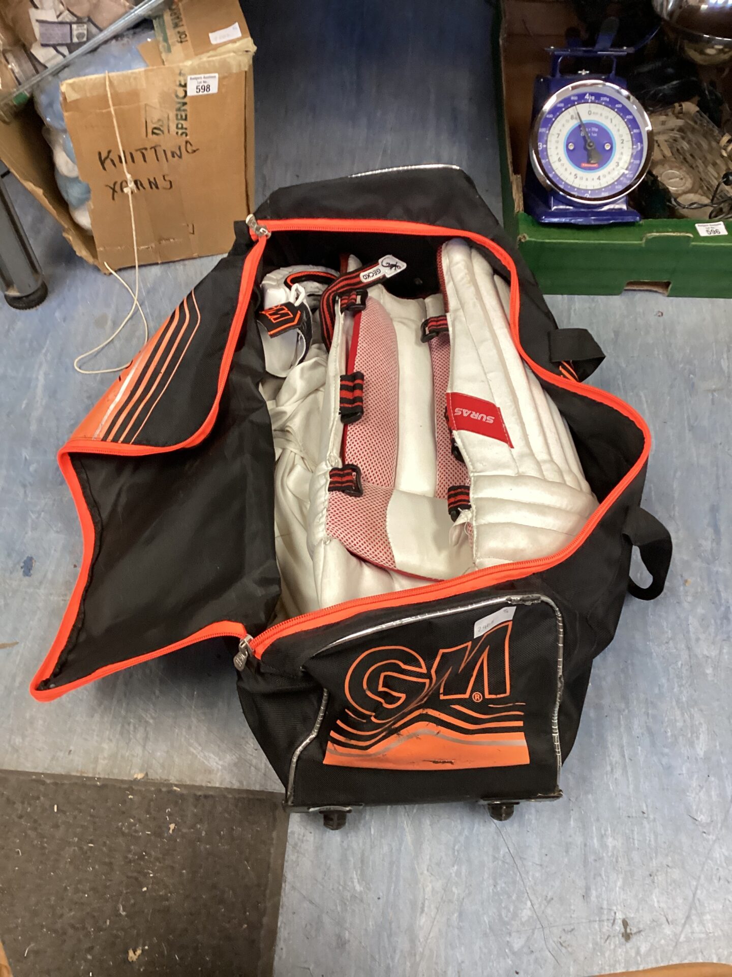 538 GM cricket kit bag with contents