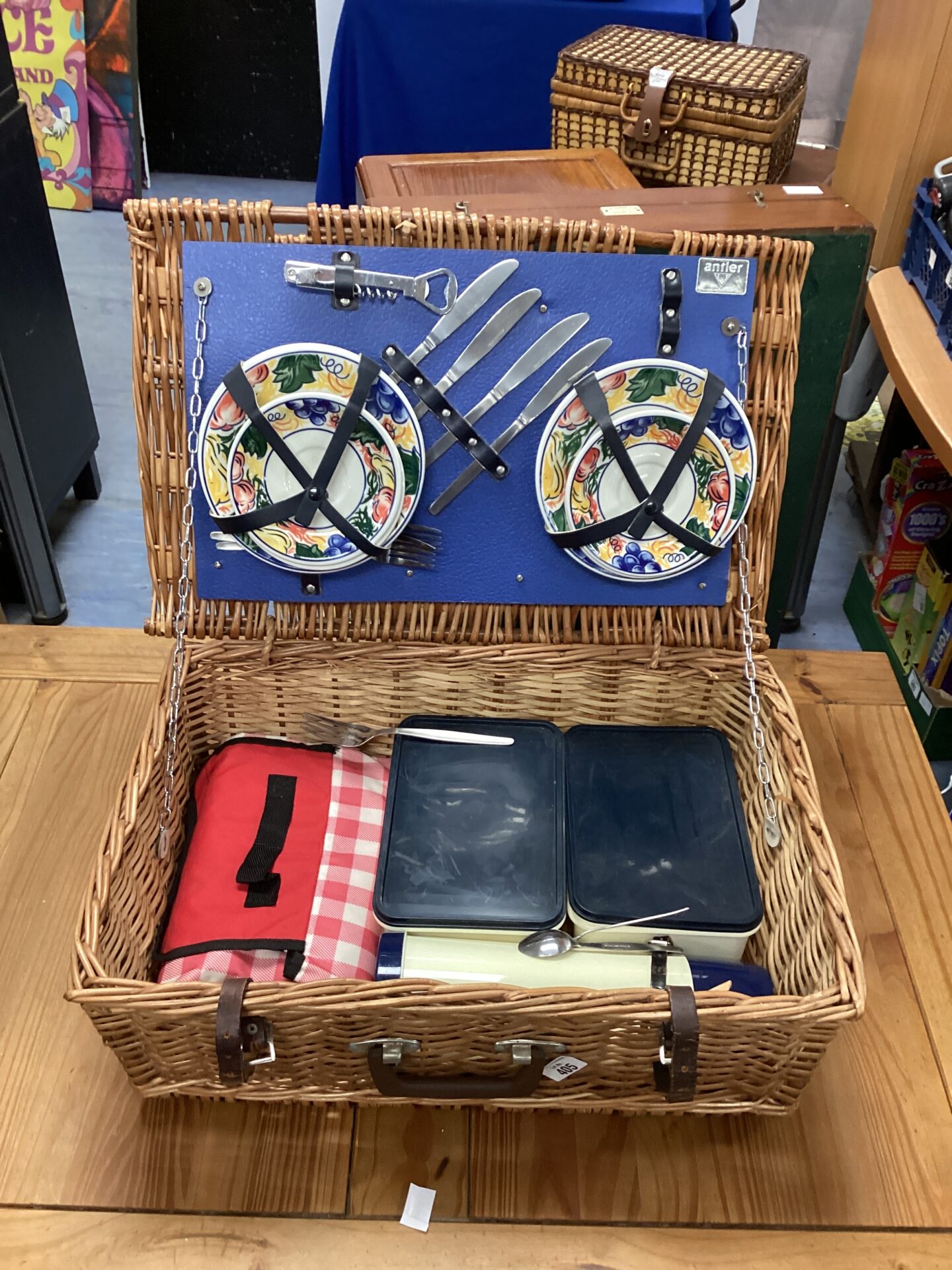 405 Antler wicker picnic basket with contents