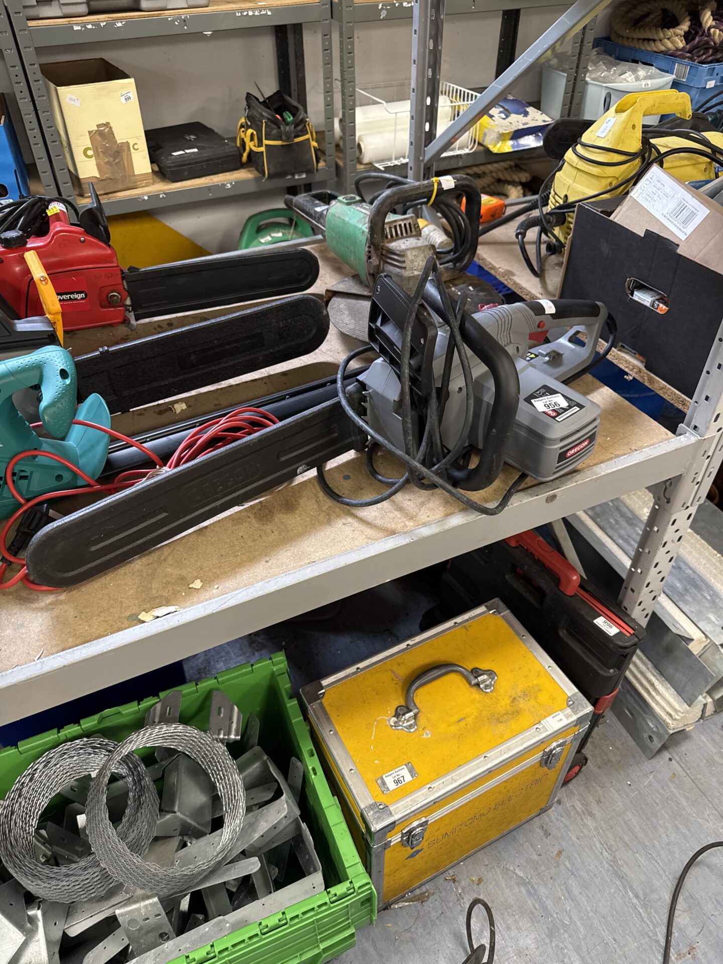 956 Oregon electric chainsaw – working