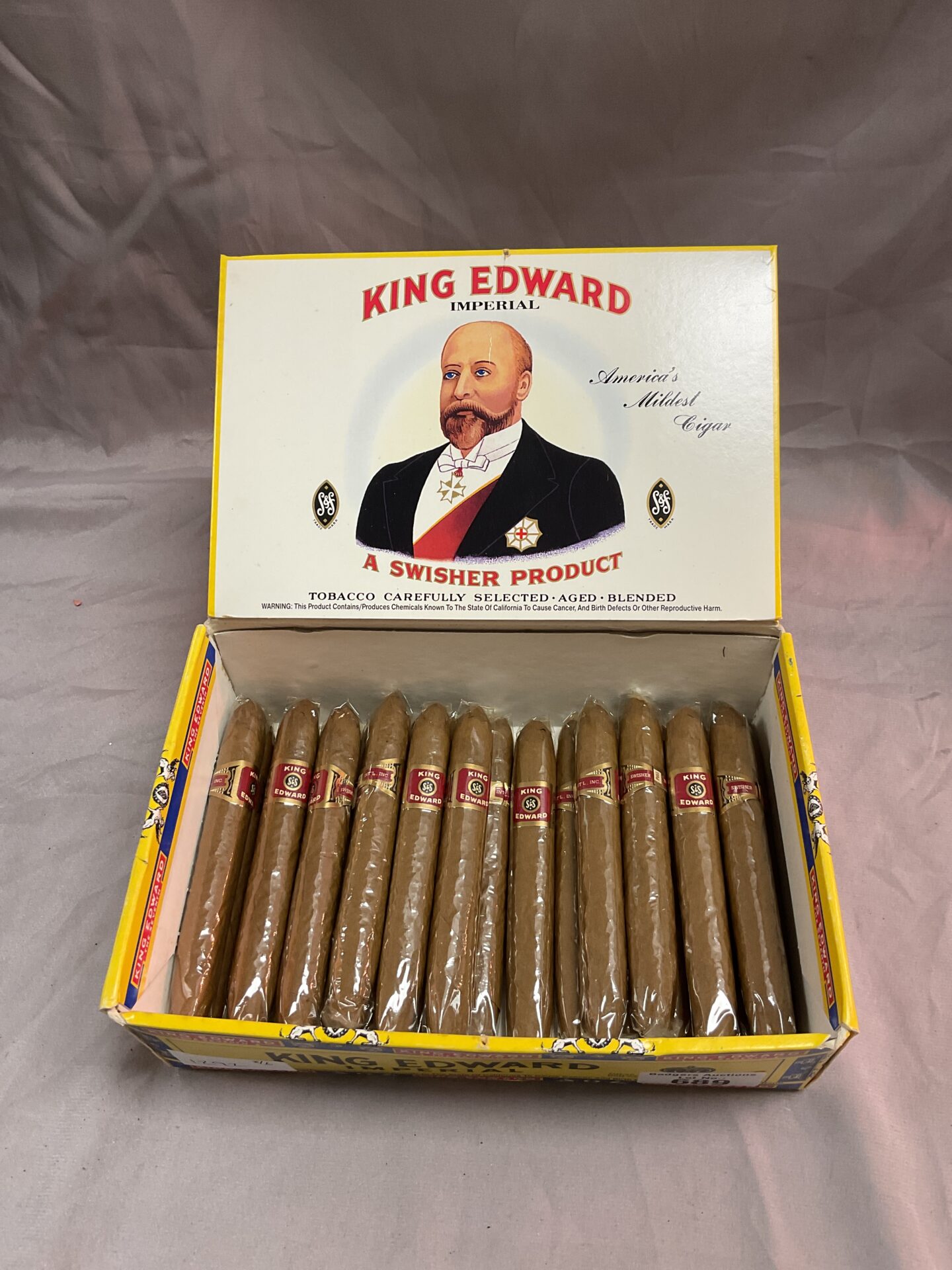 689 17 King Edward cigars in box