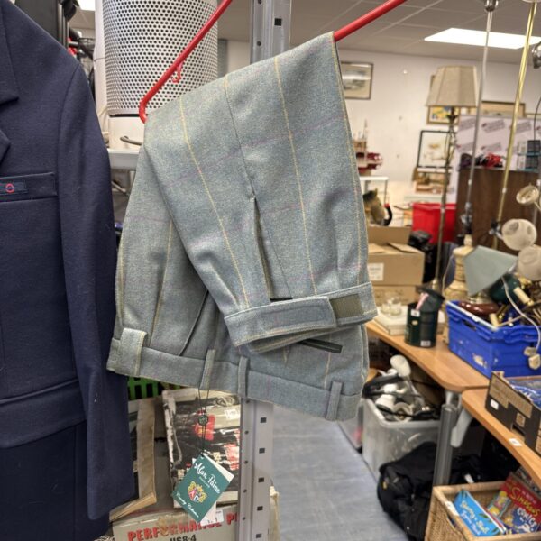 New ladies size 12 Alan Paine tweed jodhpurs for riding.