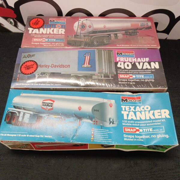 Vintage Monogram Texaco and Union 76 tanker truck snap kit box.