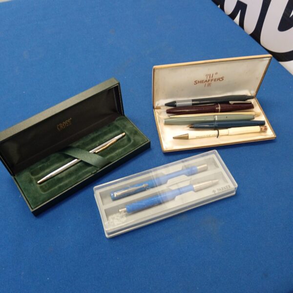 Vintage Cross pen in original presentation box.