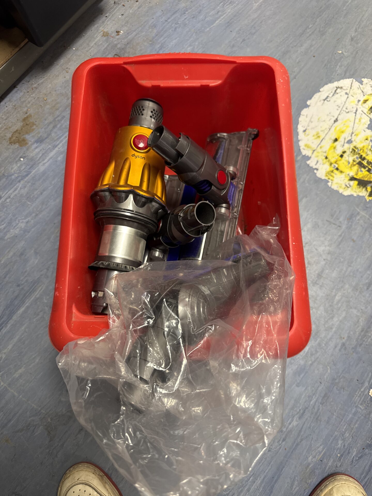 841 Dyson cordless hoover body only (untested) with four head attachments